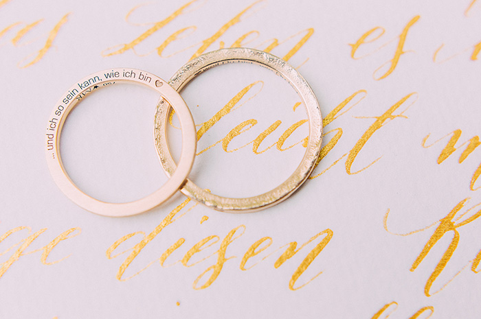 Kalligrafie, moderne Kalligrafie, Kalligraphie, moderncalligraphy, Hochzeitspapeterie, Hochzeitseinladung, Noni, Brautmode, Kalligrafie lernen, kalligrafieworkshop, Handschrift, nicnillasink, nicnillas ink, Kalligrafie Deutschland, styled shooting, Brautpaar, hochzeitsshooting, hochzeitsfotografie, hochzeitstisch, weddingplanner, brauttisch, inspiration, weddingstationary, wedding invitation