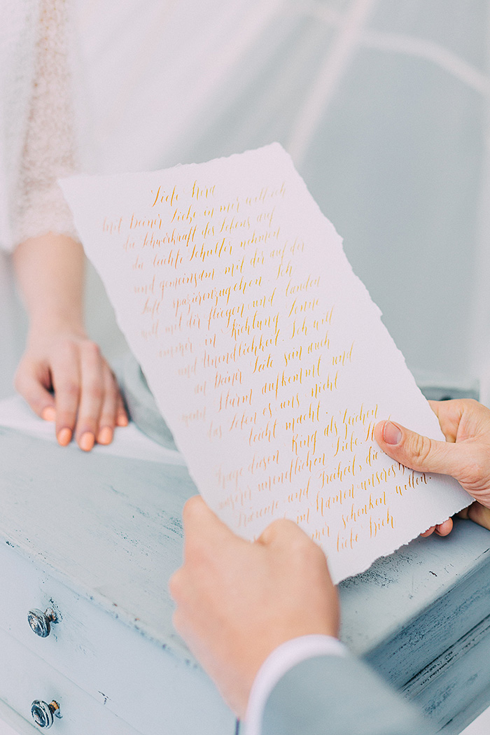 Kalligrafie, moderne Kalligrafie, Kalligraphie, moderncalligraphy, Hochzeitspapeterie, Hochzeitseinladung, Noni, Brautmode, Kalligrafie lernen, kalligrafieworkshop, Handschrift, nicnillasink, nicnillas ink, Kalligrafie Deutschland, styled shooting, Brautpaar, hochzeitsshooting, hochzeitsfotografie, hochzeitstisch, weddingplanner, brauttisch, inspiration, weddingstationary, wedding invitation
